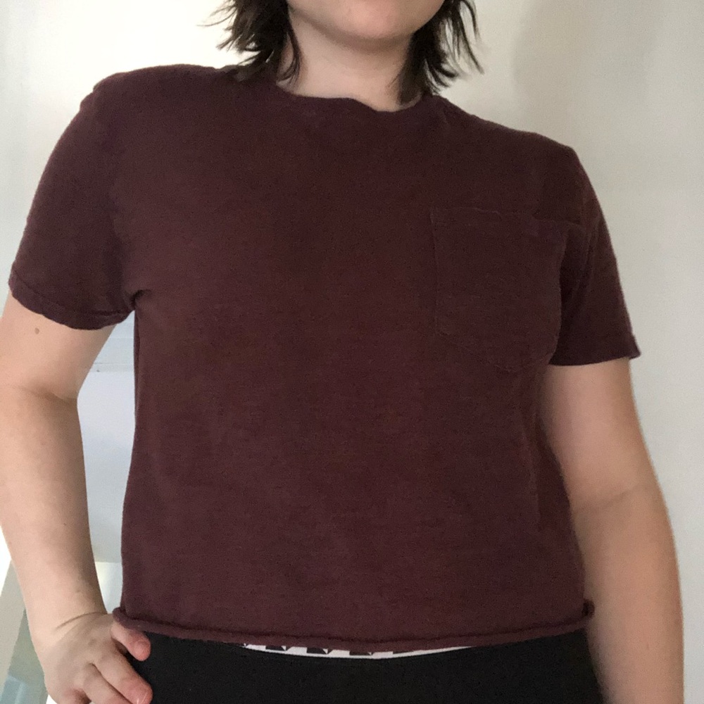 Maroon cropped T-shirt with pocket